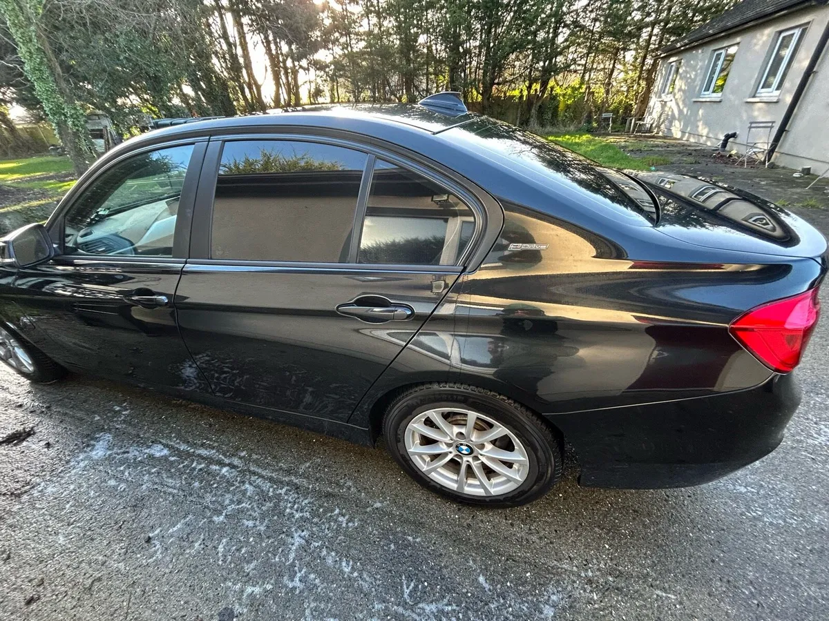 BMW 330e, nice specs - Image 3