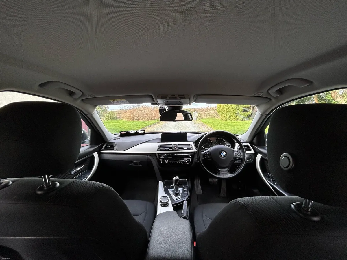 BMW 330e, last price drop. Well maintained - Image 2