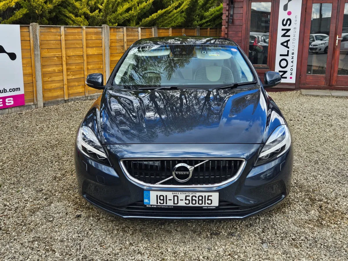2019 Volvo V40 D4 2.0 DIESEL AUTO NEW NCT 04/28 - Image 4
