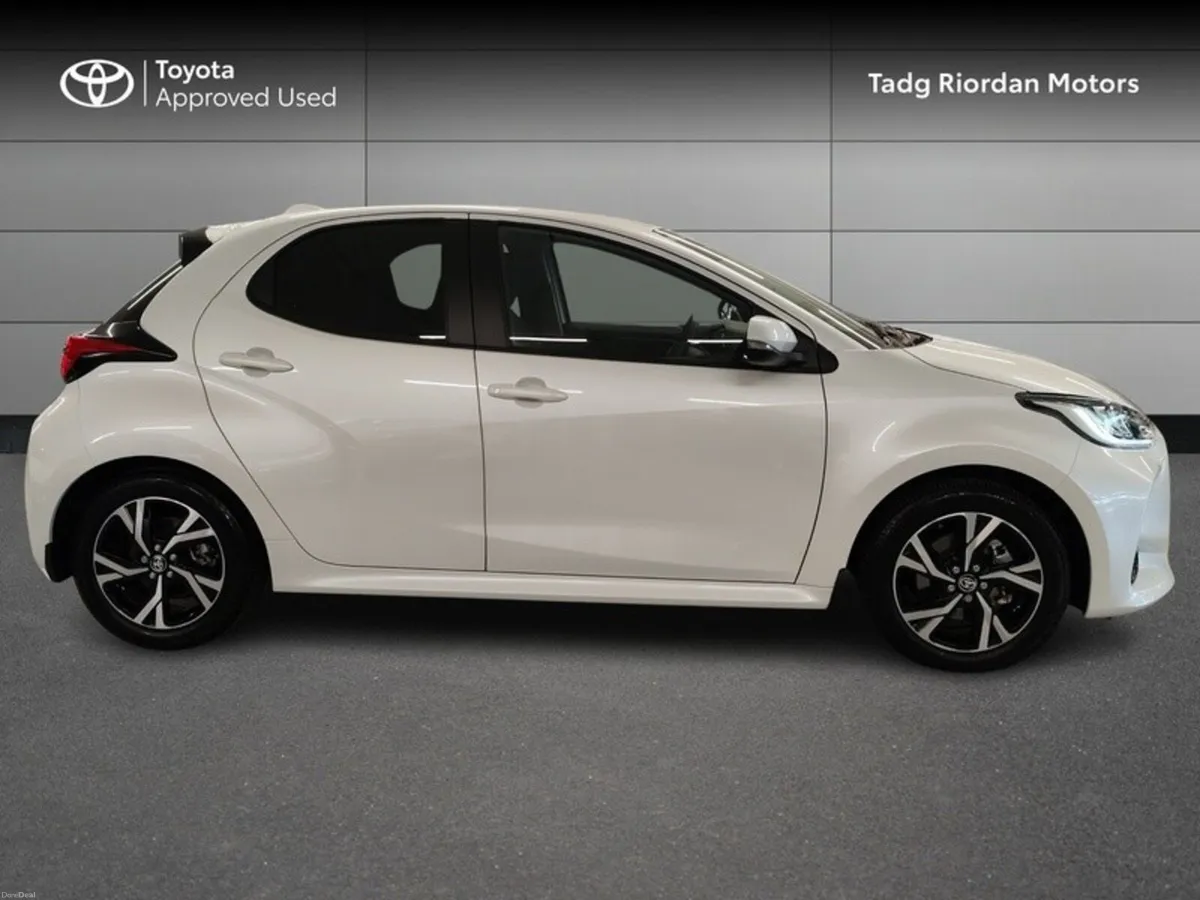 Toyota Yaris Hybrid L-SPORT - Image 3