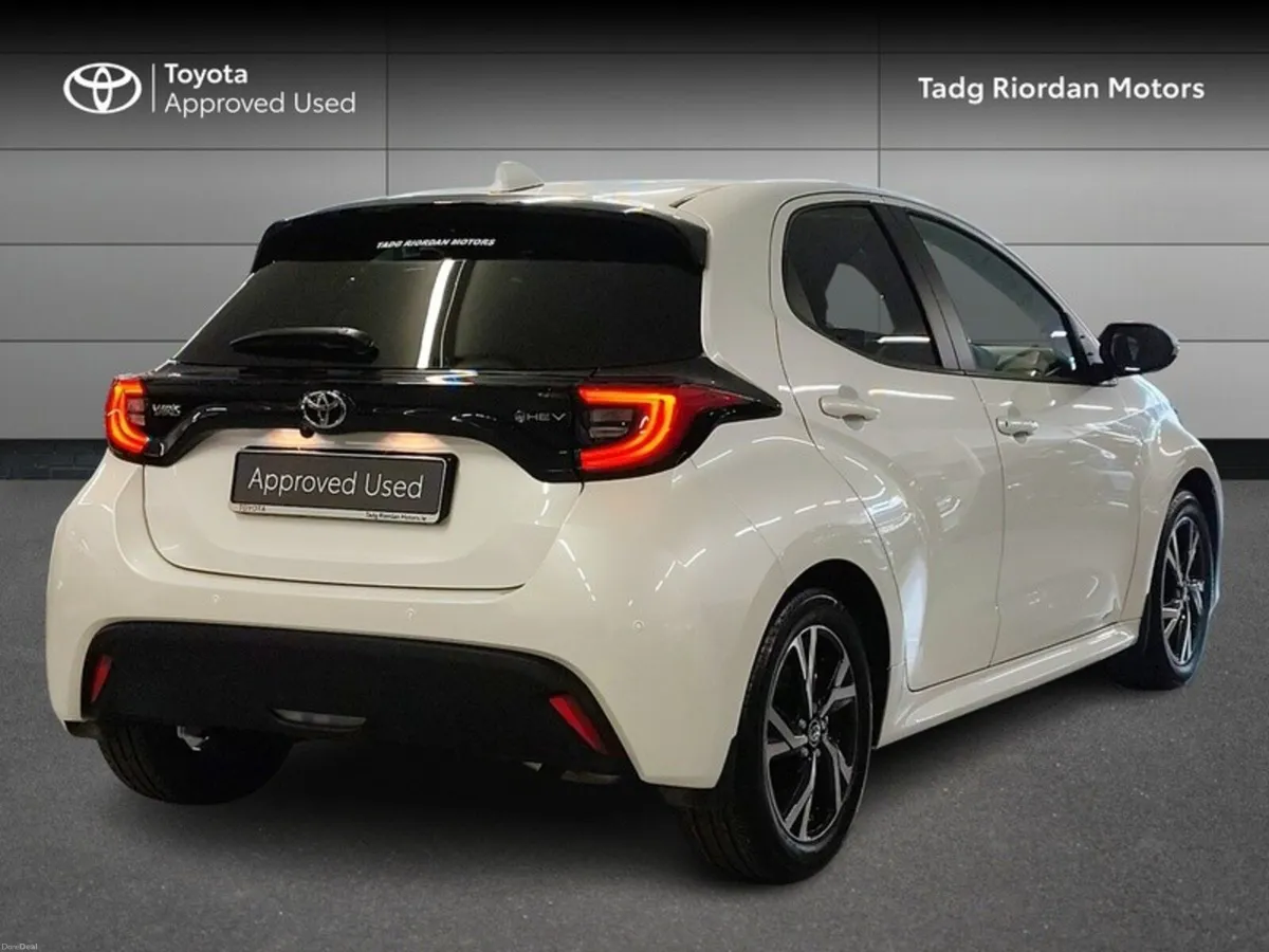 Toyota Yaris Hybrid L-SPORT - Image 2