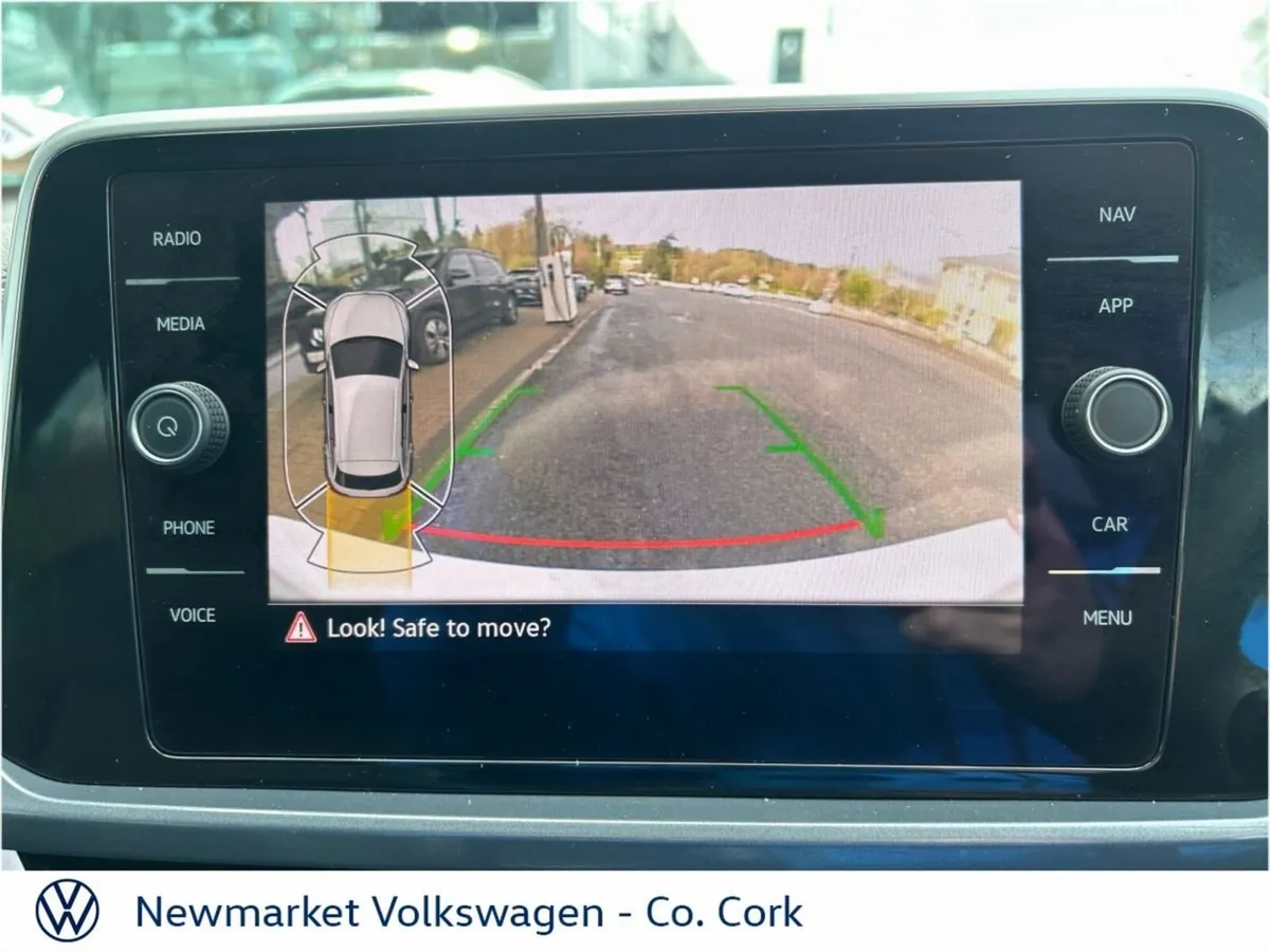 Volkswagen T-Roc STYLE 2.0TDI 6 SPEED 116BHP - Image 2