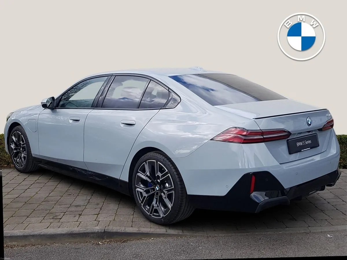 BMW 5-Series 530e M Sport Saloon - Image 2