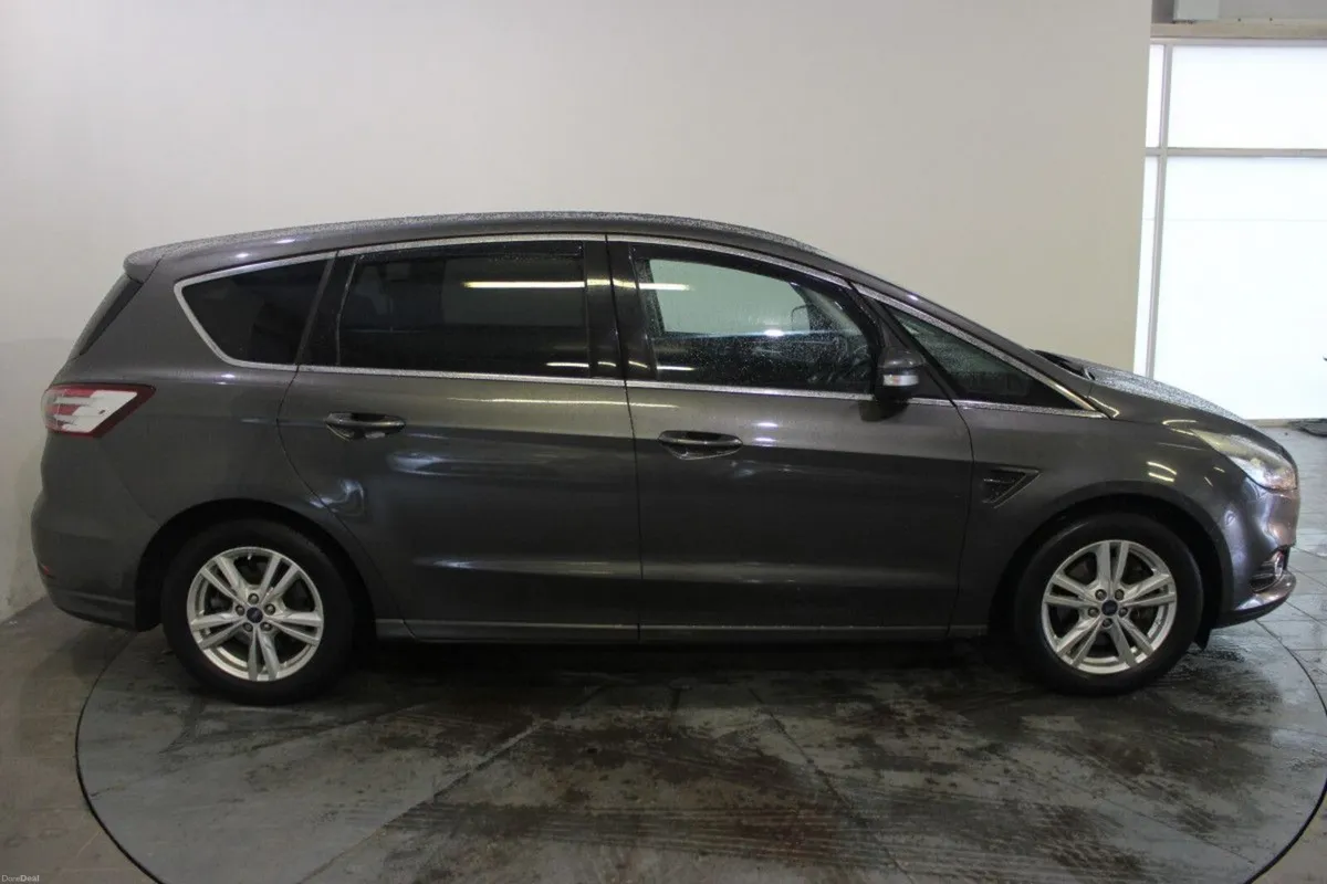 Ford S-Max 2.0 TDCi 180PS PowerShift Titanium - TE - Image 3