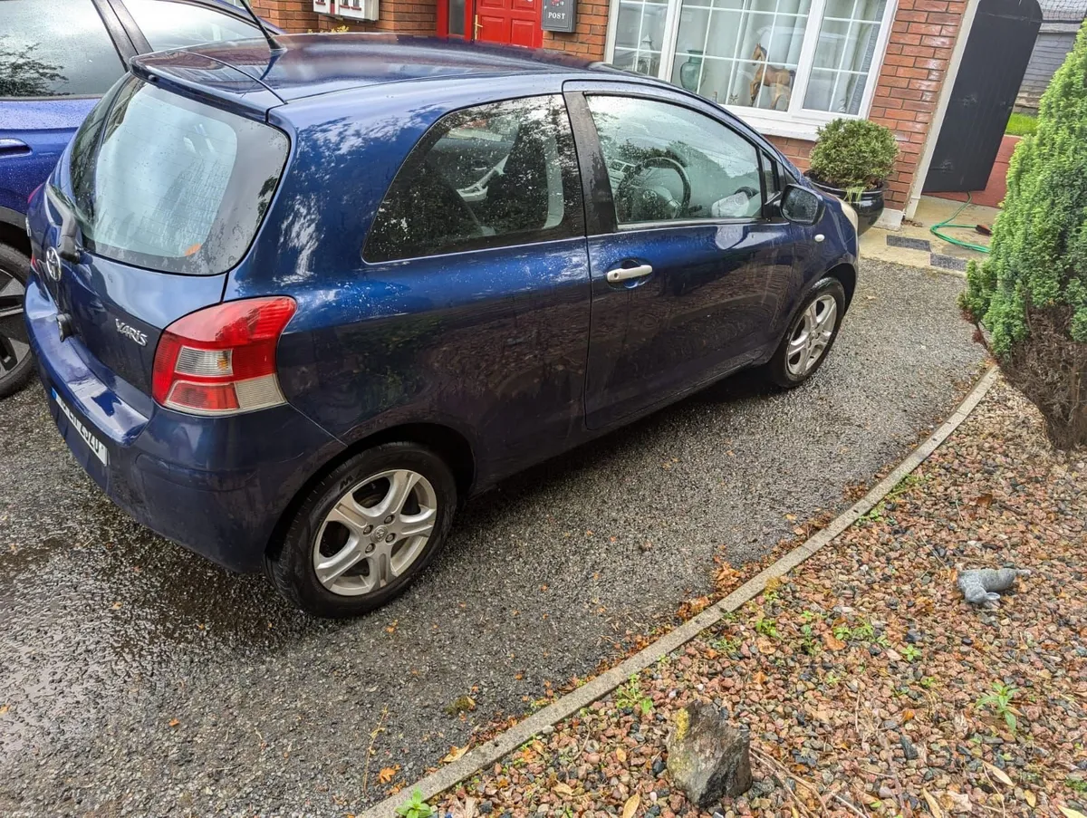 Toyota Yaris 2010 - Image 3