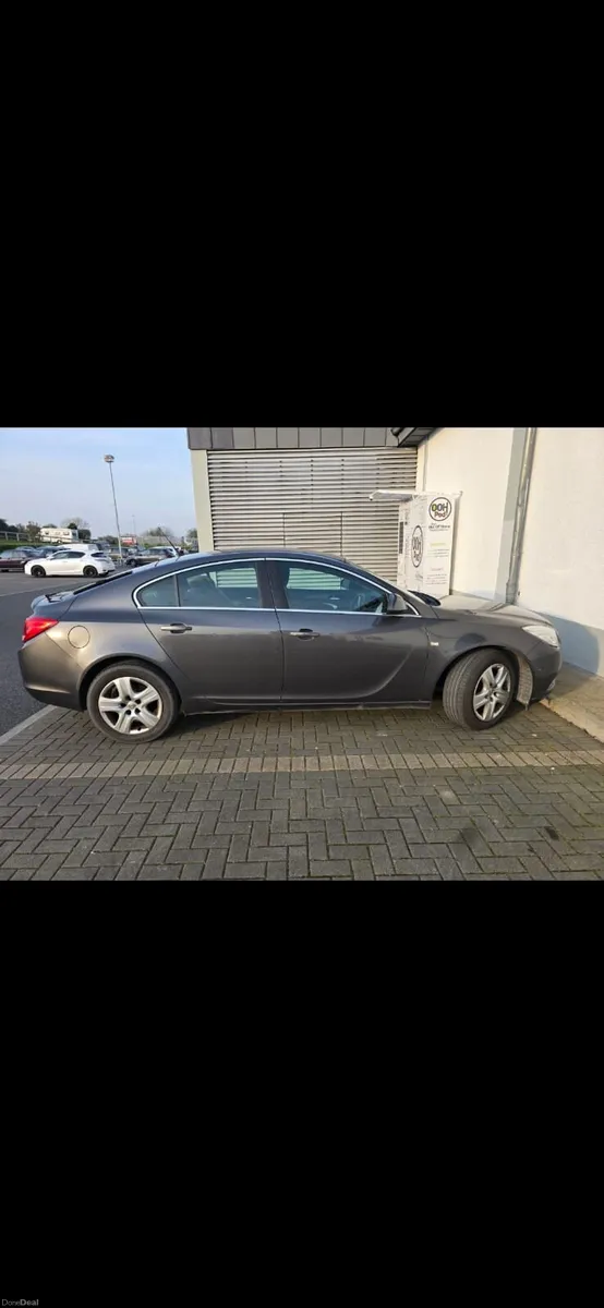 Opel insignia 2.0 diesel tax year nct year €1999 - Image 4