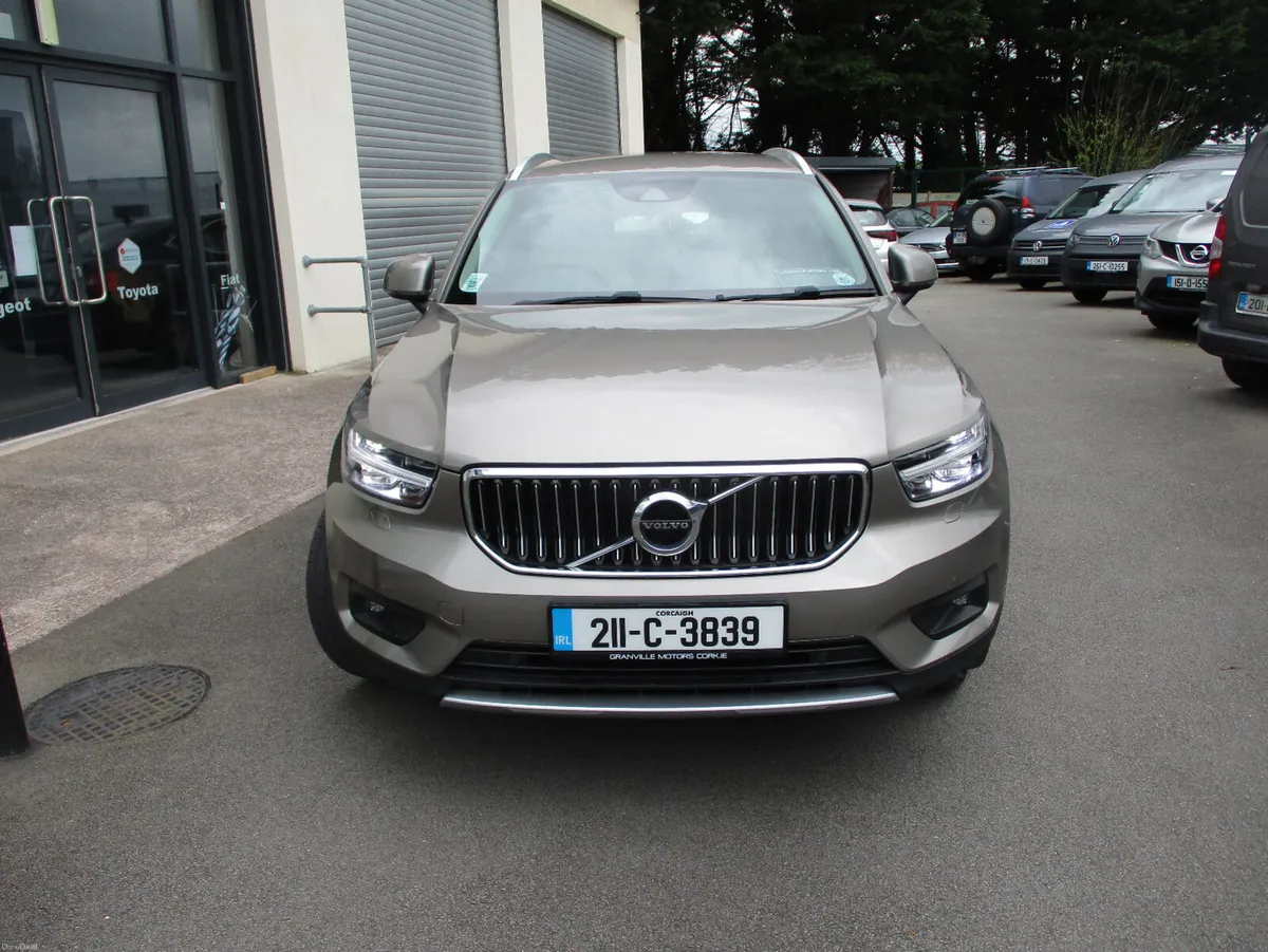 Volvo XC40 T2 INSCRIPTION 2021 - Image 2