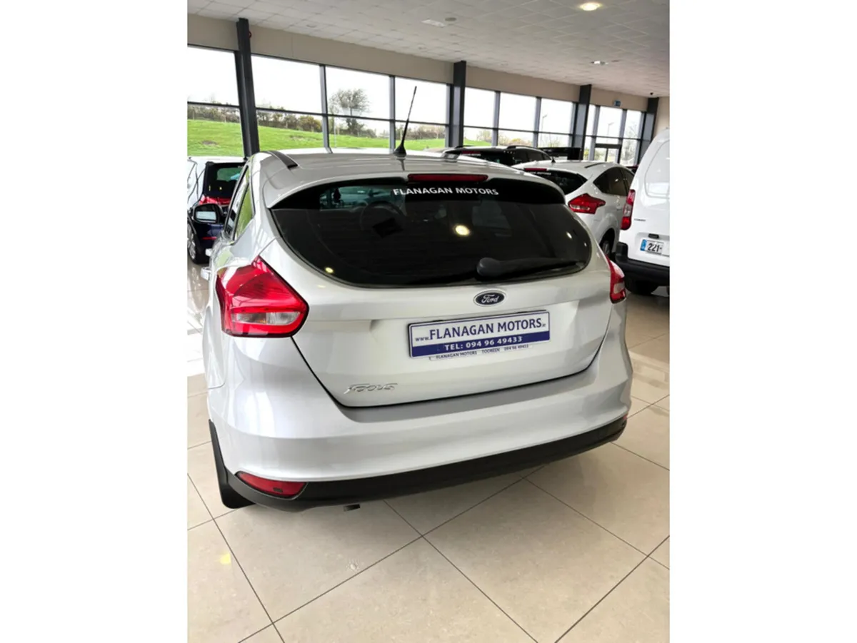 Ford Focus ZETEC 5DR 1.5 TD 95PS 6SPEED 5DR - Image 4