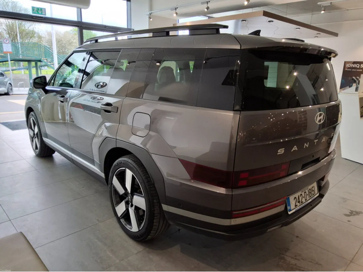 Hyundai Santa Fe PREMIUM PLUS PLUG IN HYBRID - 7 S - Image 4