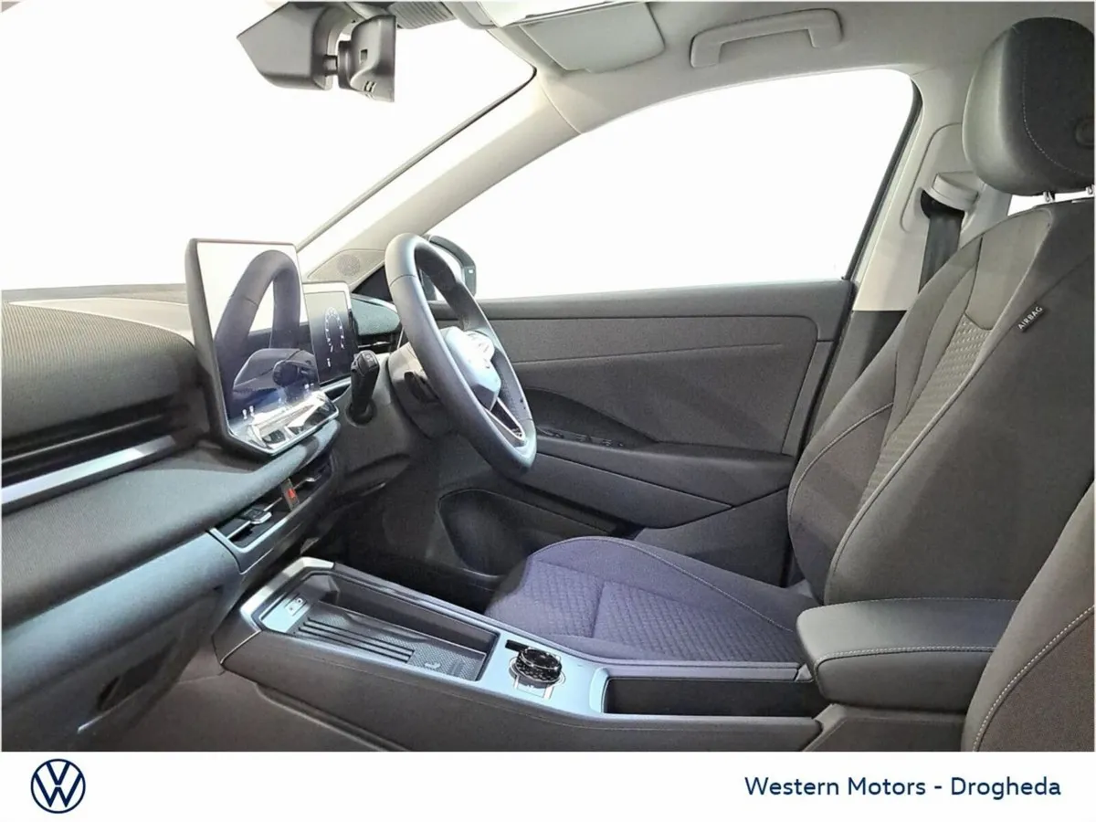 Volkswagen T-Roc Life 1.5 TSI 116 HP DSG - Image 4