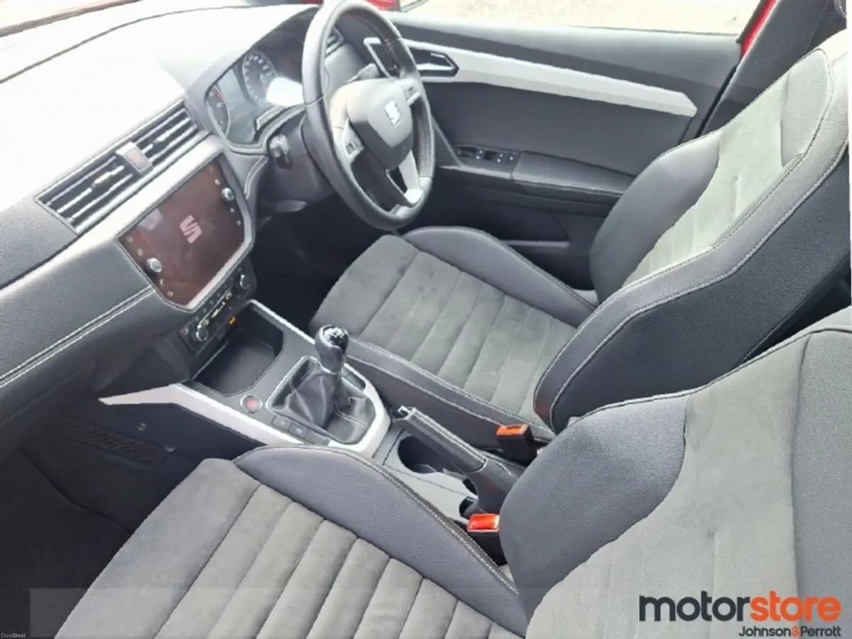 SEAT Arona 1.0TSI 110hp Xcellence **TINY MILEAGE - - Image 4