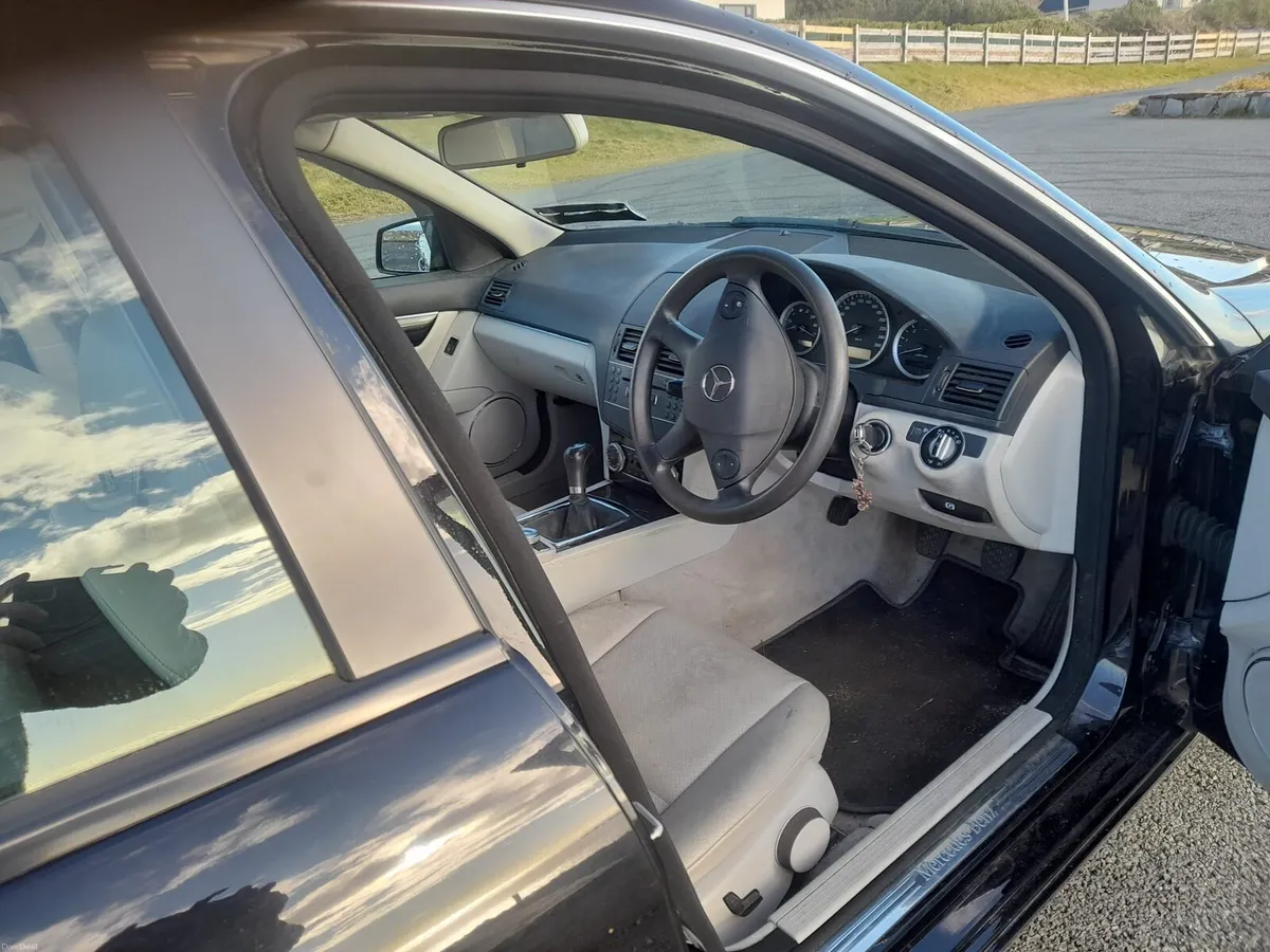 2010 Mercedes c200 cdi - Image 4