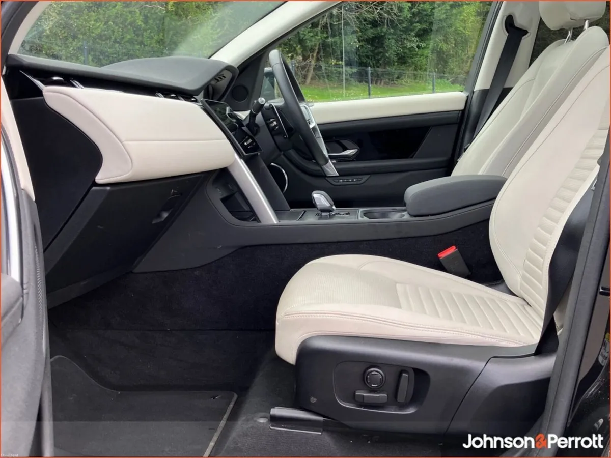 Land Rover Discovery Sport 1.5 I3 PHEV 309 PS AWD - Image 4