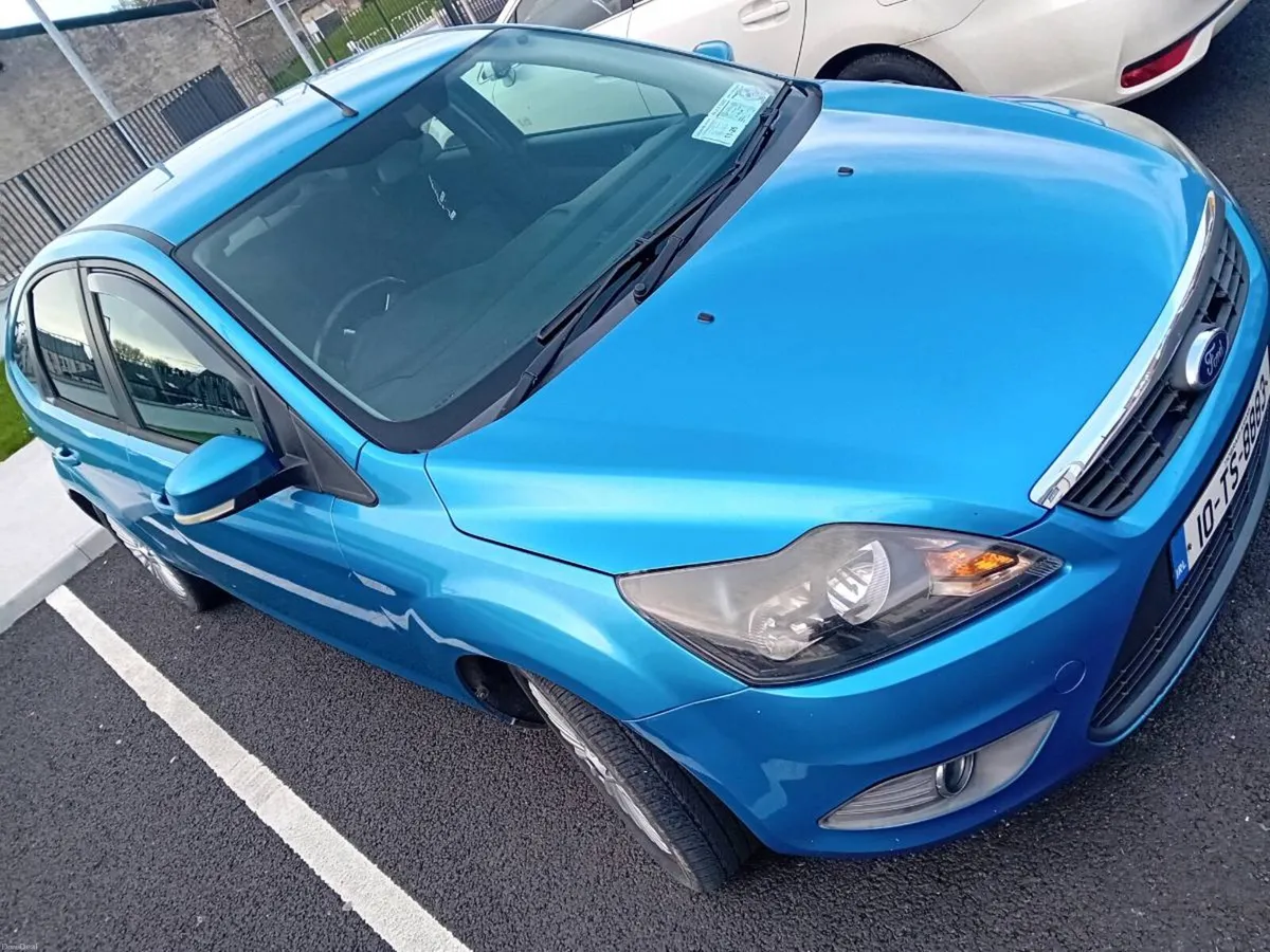 2010 Ford focus ztec 1.6 dsl tax & nct - Image 1