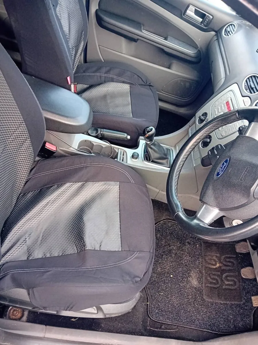 2010 Ford focus ztec 1.6 dsl tax & nct - Image 4