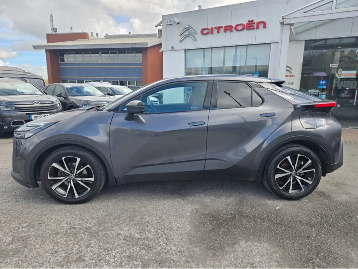 Toyota C-HR HEV SPORT - Image 2