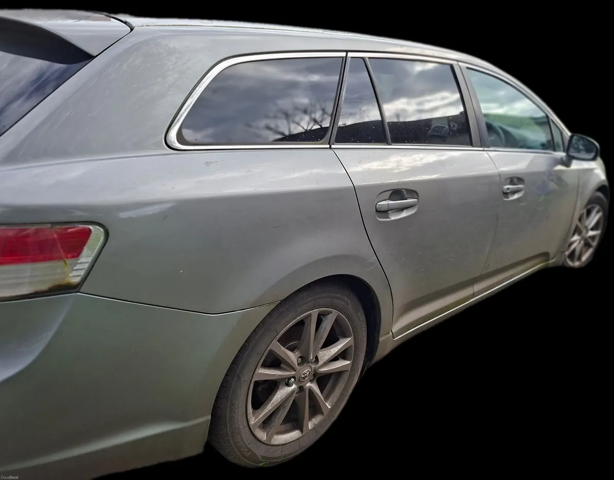 Toyota Avensis 2010 - Image 3
