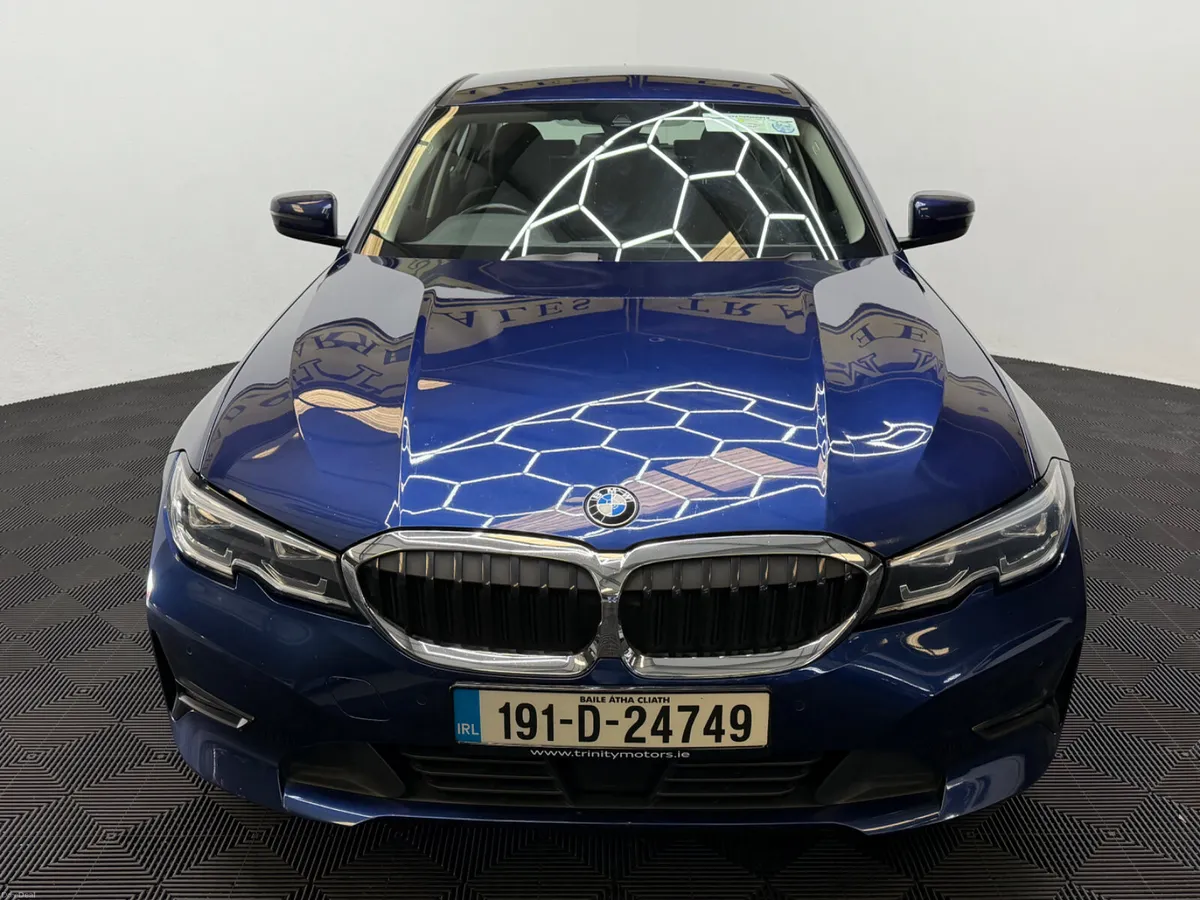 2019 BMW 3-Series 320D  LOW KM WARRANTY - Image 3