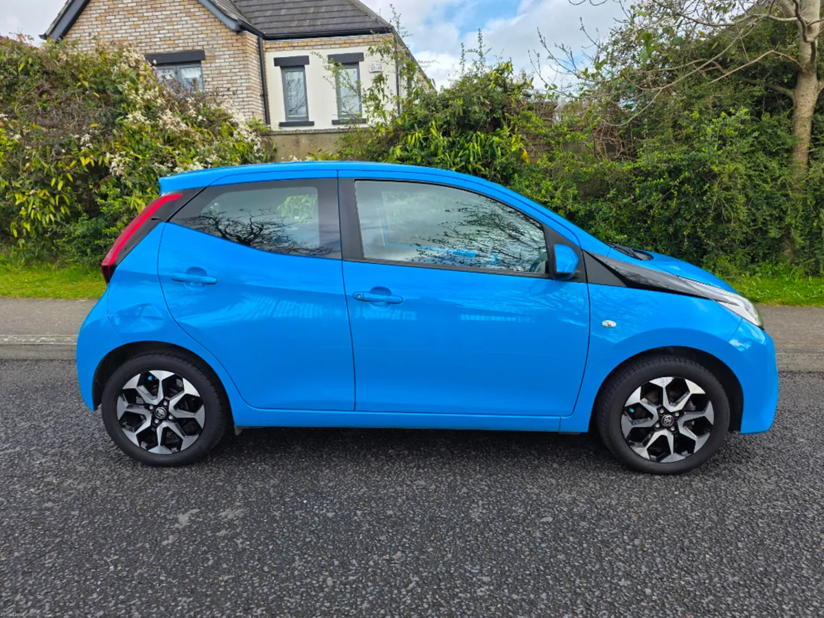 Toyota Aygo 1.0 Xplay Sphone 4DR - Image 2