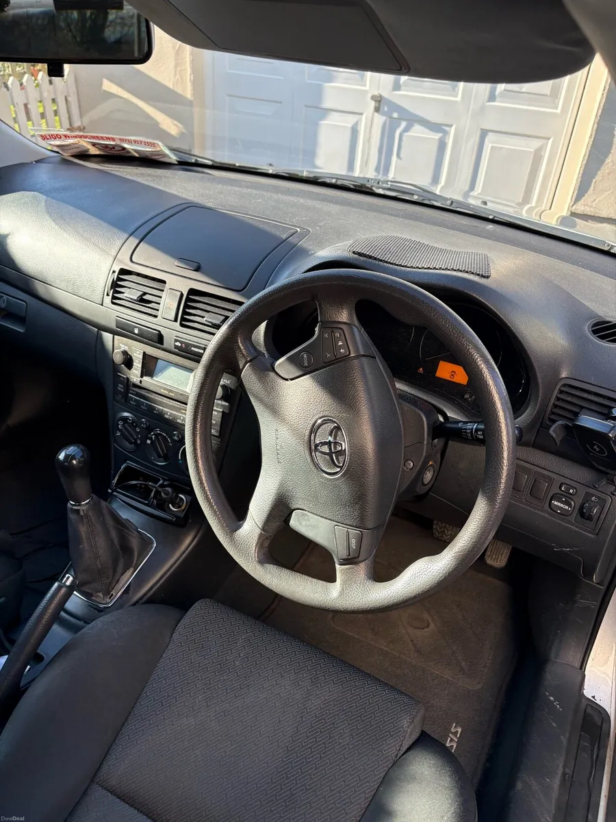 Toyota Avensis - Image 4
