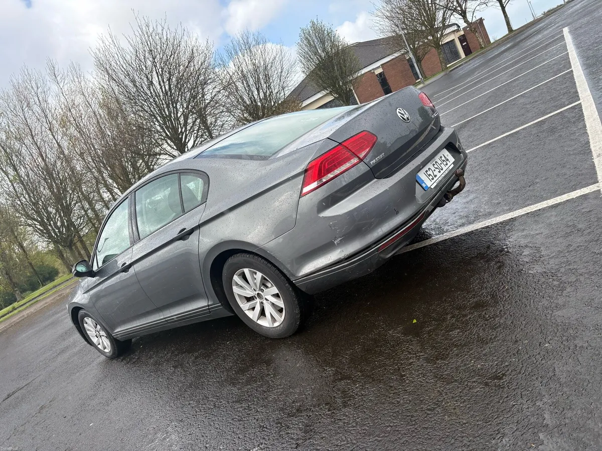 VOLKSWAGON PASSAT - Image 3