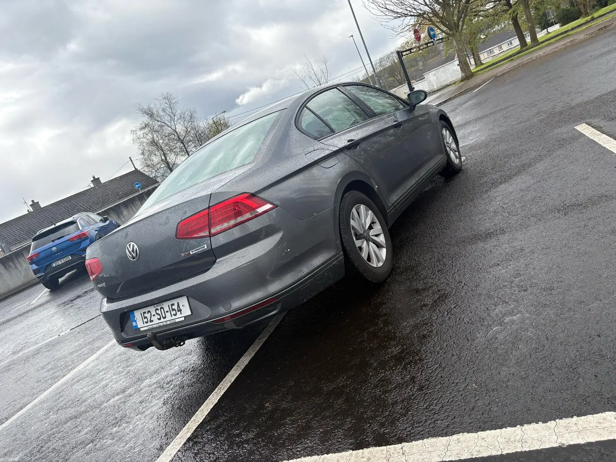 VOLKSWAGON PASSAT - Image 4