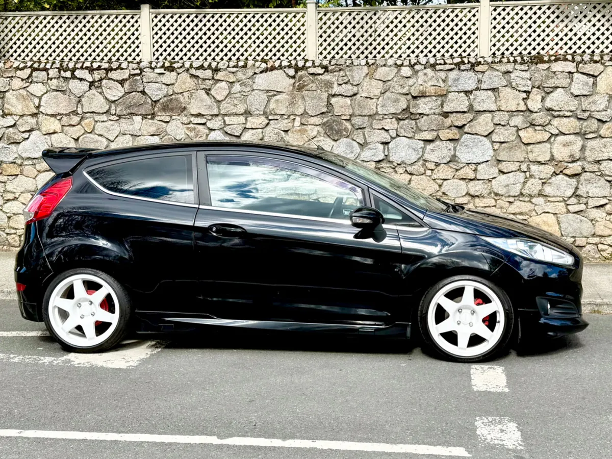 Ford Fiesta 2013!!1.2L ZETEC!!! ST-LINE !!! - Image 4