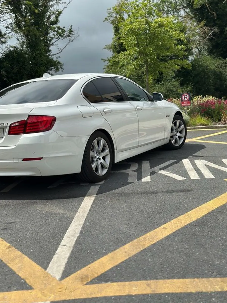 2011 Bmw 5-series - Image 4