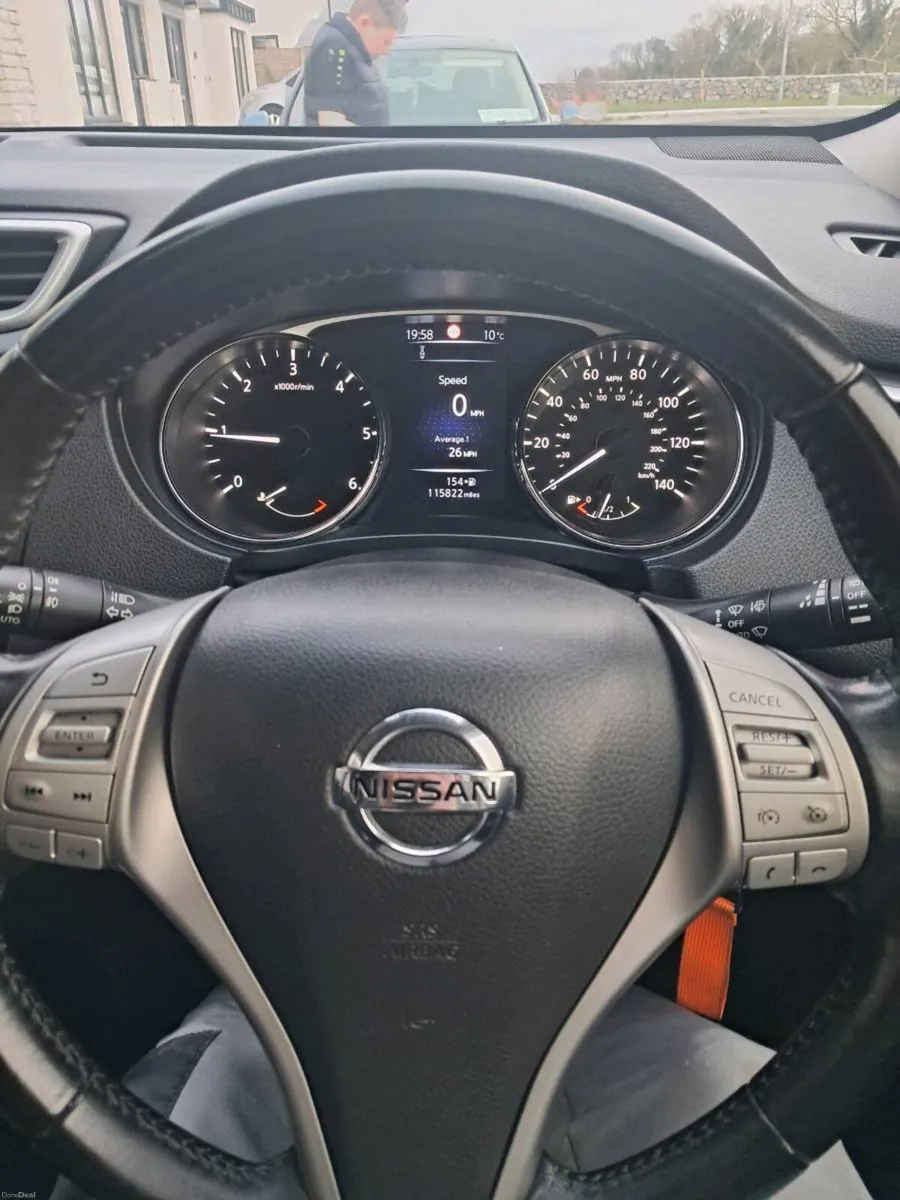 X-Trail low miles 7 seater - Image 4