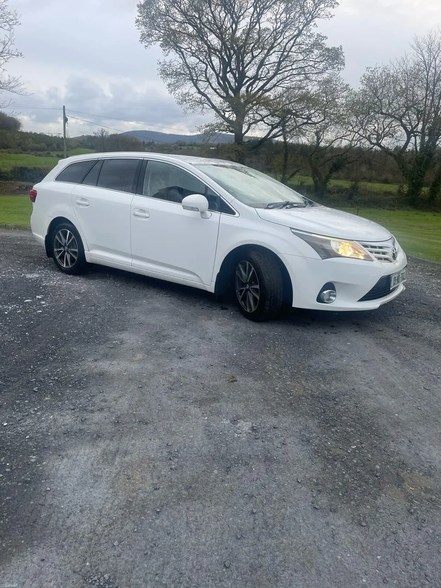 Toyota avensis d4d estate tourer 2.0 d - Image 1