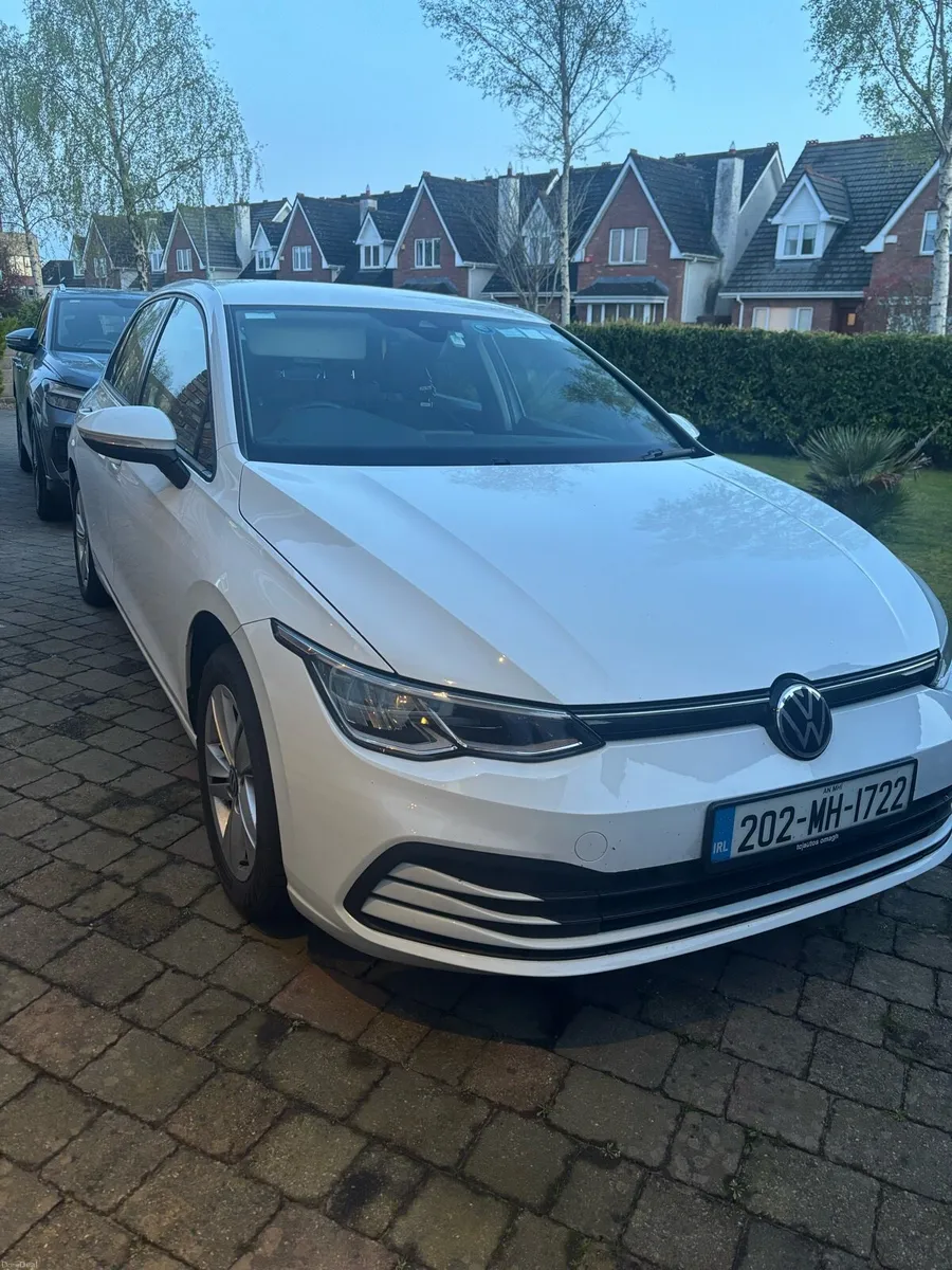 Volkswagen Golf 1.0L Life - Image 1
