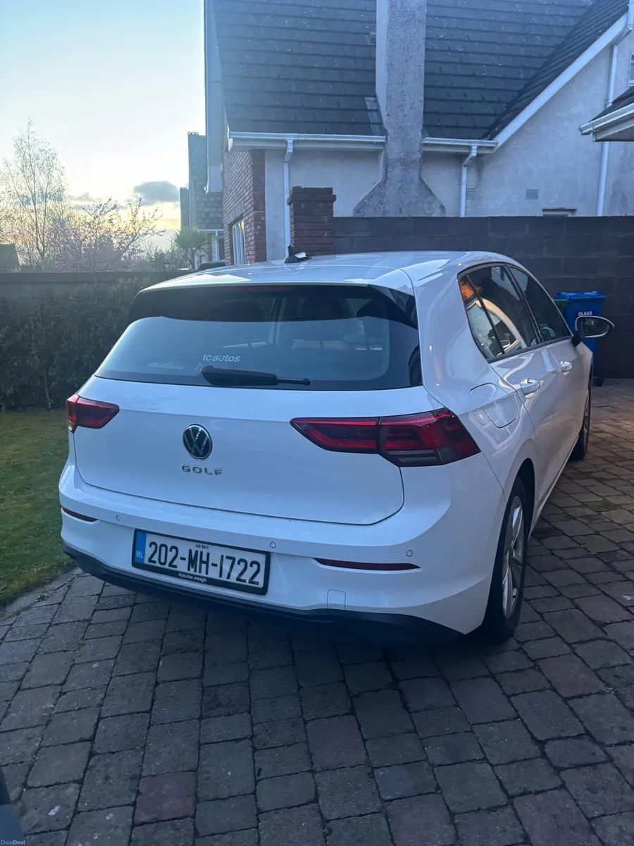 Volkswagen Golf 1.0L Life - Image 2