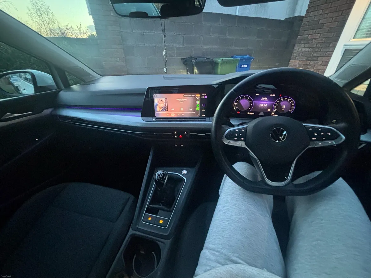 Volkswagen Golf 1.0L Life - Image 4