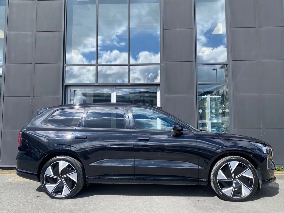 Volvo EX90 Ultra 7 Seater Twin Motor EV Auto - Image 3