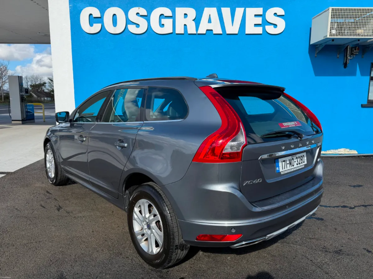 Volvo XC60 AUTOMATIC. 2.0 D4 SE NAV 190BHP * FULL - Image 4