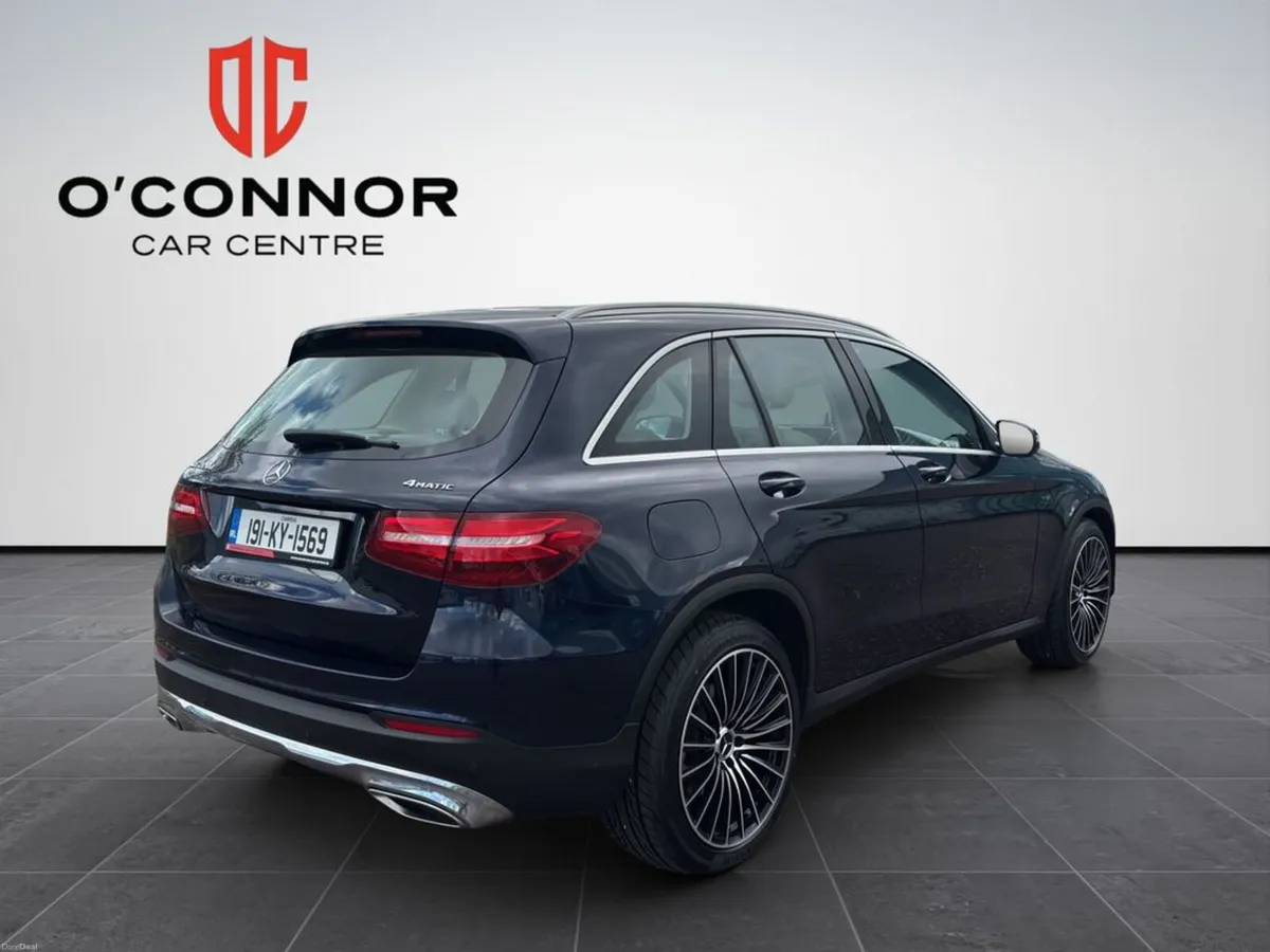 Mercedes-Benz GLC Navy suit, cream interior — dres - Image 4