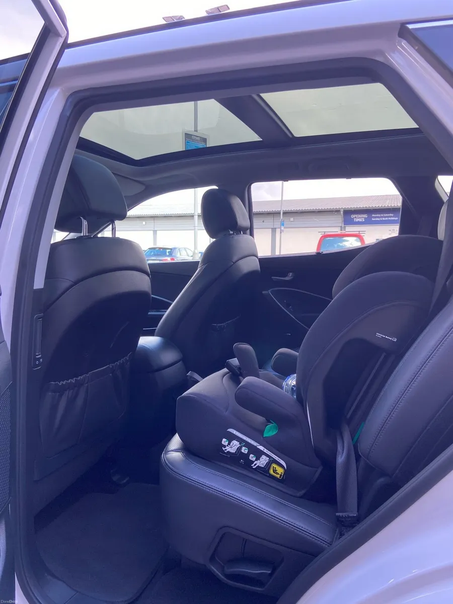 Hyundai Santa Fe 2.2 diesel 4wd auto 7 seats - Image 4