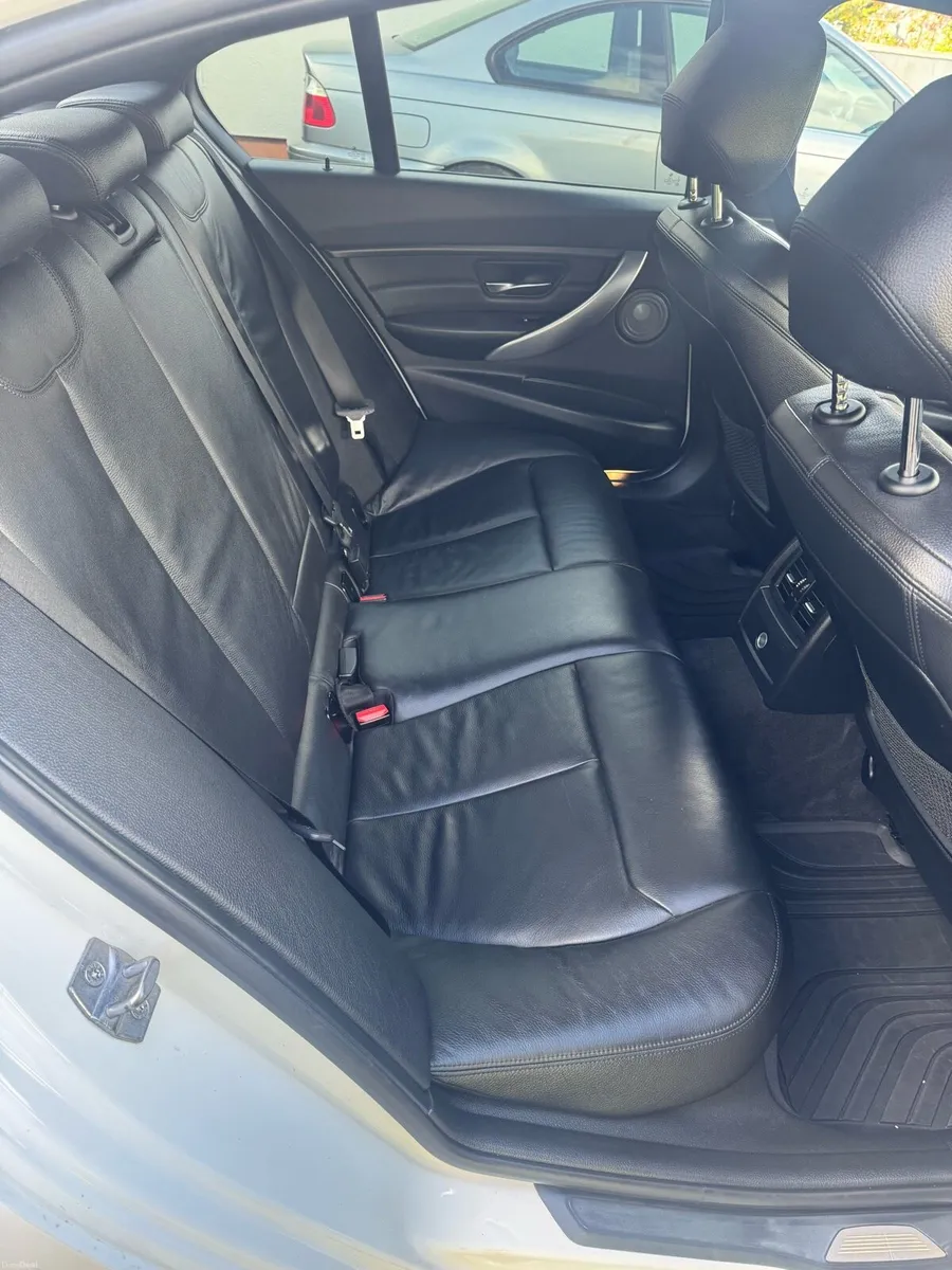 BMW 320d f30 msport - Image 4