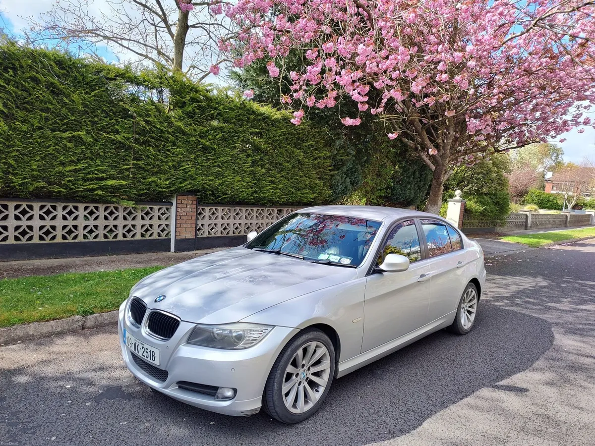 BMW 3-Series 2009 - Image 1