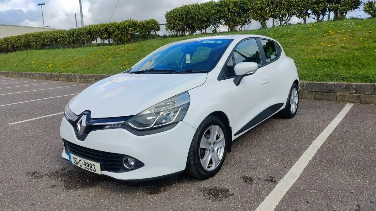2015 Renault Clio IV 1.2 Petrol Ideal Starter Car - Image 1