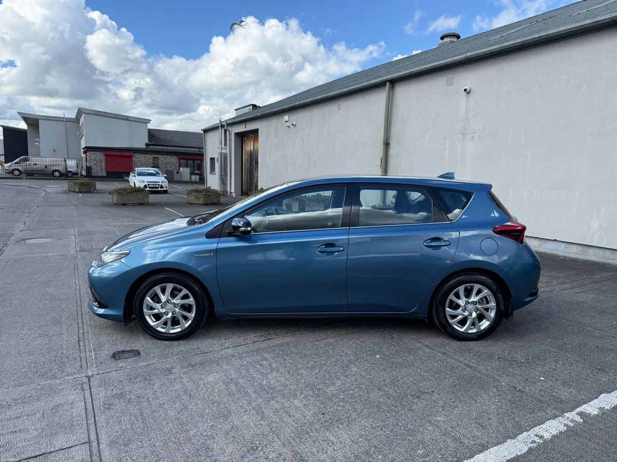 2017 Toyota Auris 1.8 Hybrid Automatic NCT 01-2027 - Image 2