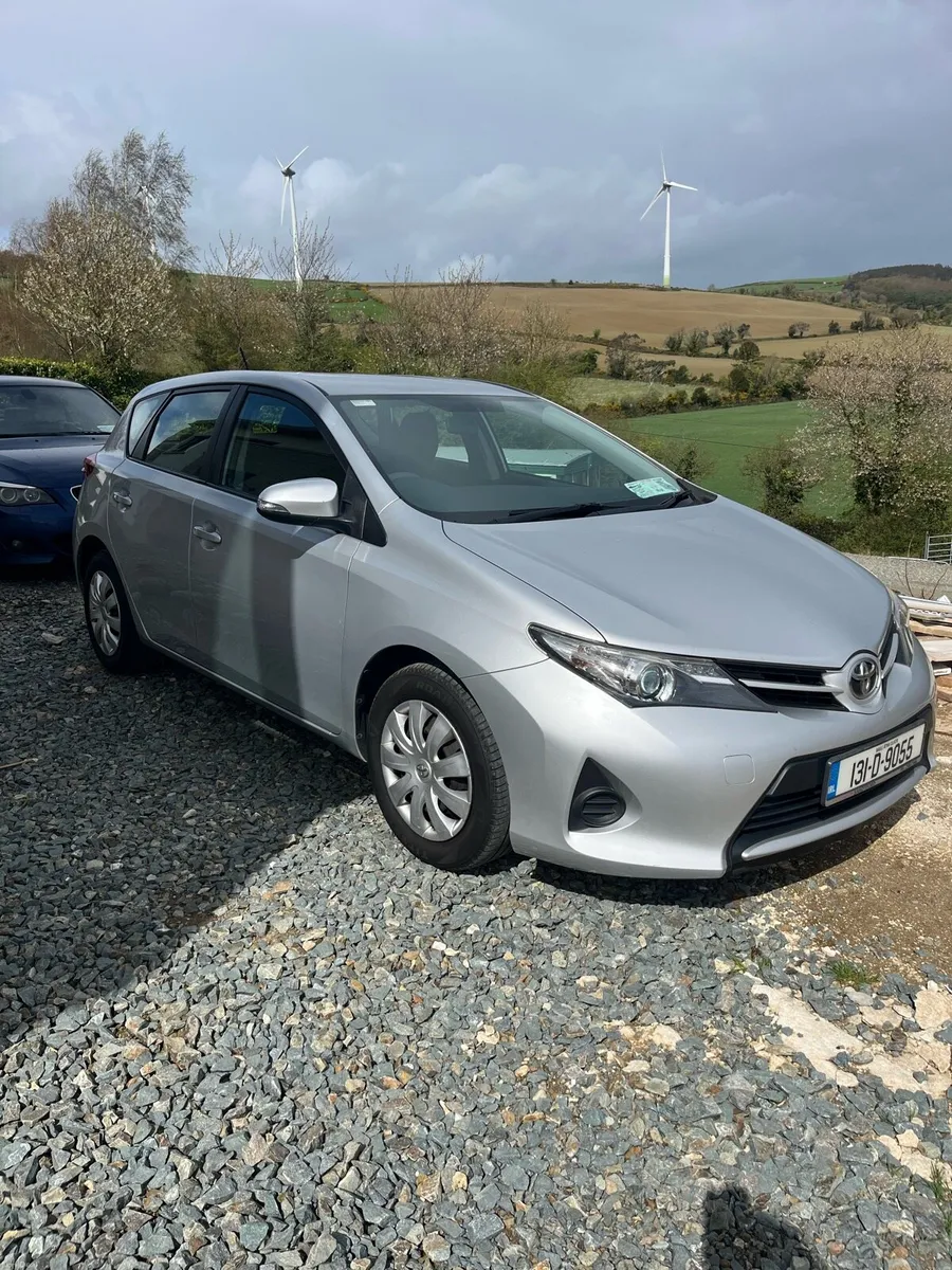 131 Toyota Auris *Low Kms - Spotless* - Image 4