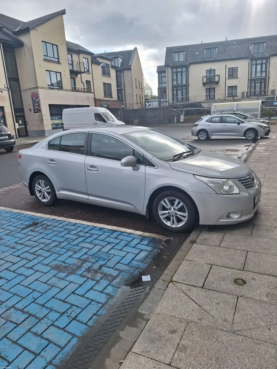Immaculate Toyota Avensis Strata - Image 1