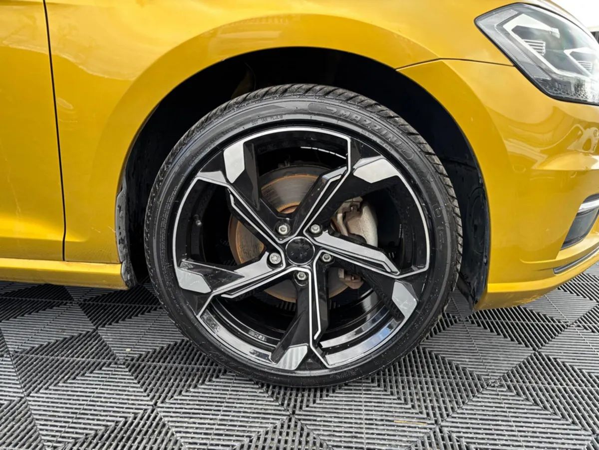 Volkswagen Golf Vw Golf 1.2tsi petrol,auto, 18 all - Image 3