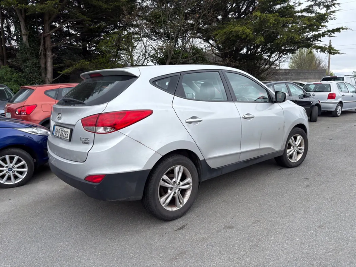 Hyundai ix35 STYLE 2WD CRDI 5DR - Image 3