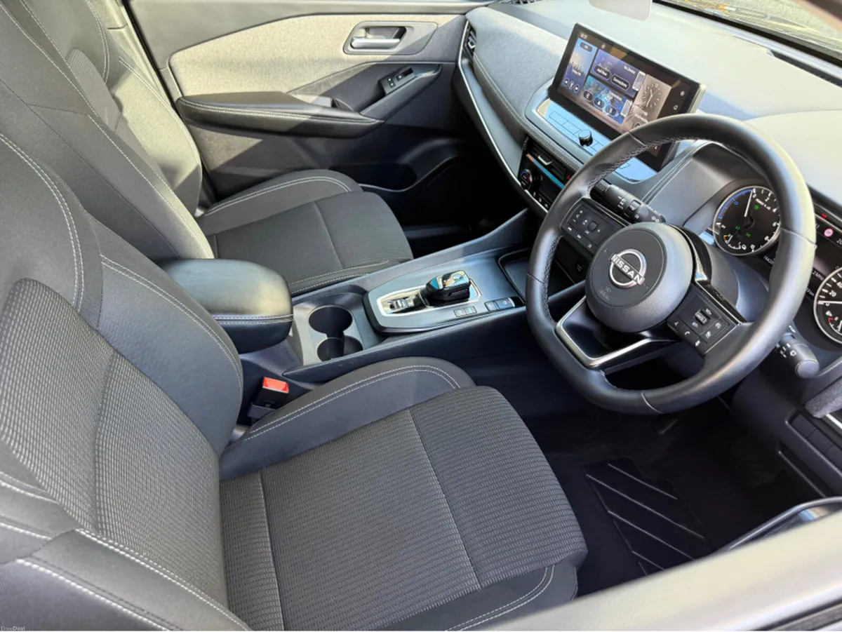 Nissan Qashqai HYBRID SV Cold Pack Heated Seats - Image 4