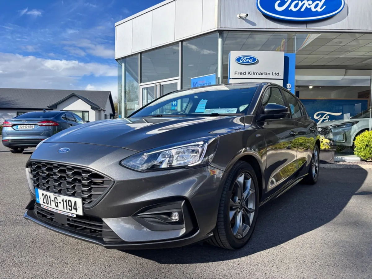 Ford Focus ST-LINE 5DR 1.5 TD 120 S6.2 M6 4DR - Image 3