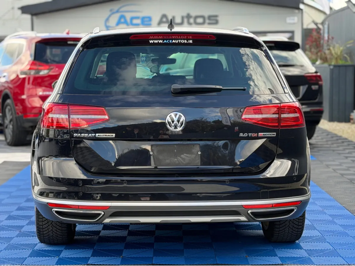 Volkswagen Passat ALLTRACK - 4WD - 2.0L DIESEL - A - Image 2
