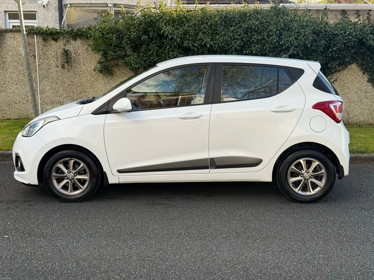 162 Hyundai i10 Deluxe NEW NCT 04/28 - Image 2