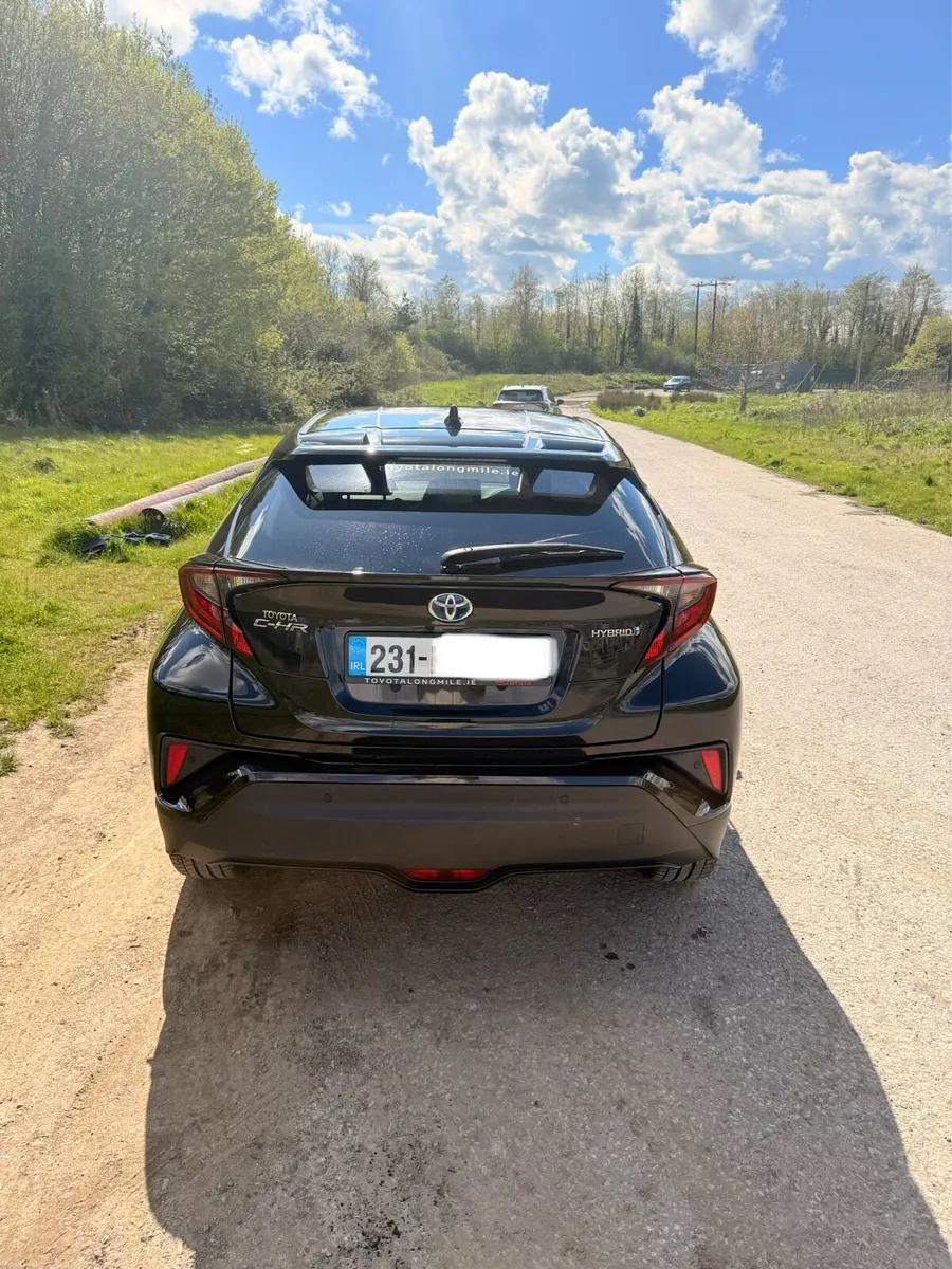 Toyota C-HR 2023 - Image 2